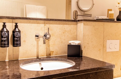 Stadtbezirke 01 Hotel | MUZE Hotel Düsseldorf - Handwritten Collection