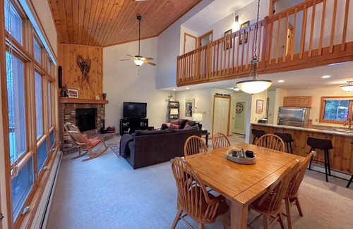 Bretton Woods House | MW74 cozy spacious 2-bedroom Bretton Woods home close to Mt Washington Hotel
