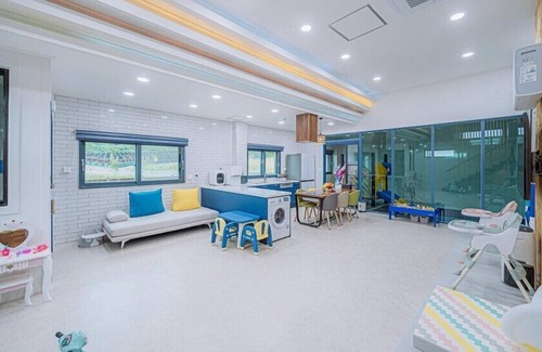 Samgon-mal House | My Kids Pool Villa