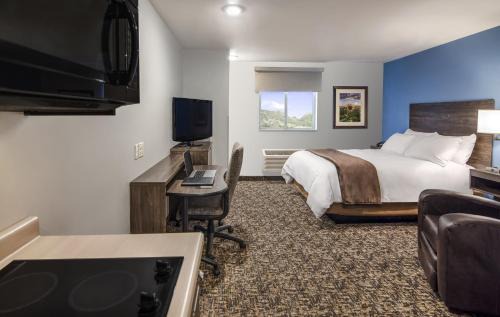 Wilkes East Hotel | My Place Hotel-Portland East, OR