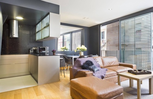 la Vila de Gracia Apartment | My Space Barcelona Apart. in a building with a shared swimming pool in Gracia