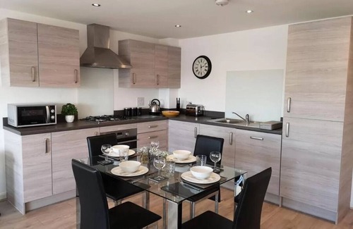 Central Aberdeen Apartment | Mycosy At The Ocean, 2 BR Apartment, Great Location - Aberdeen