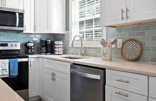 Surfside Beach House | Myrtle Beach Ocean Lakes 5BR Luxury Family Home, 192 Steps to Beach + Free Golf Cart