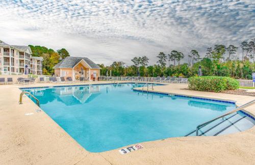 Carolina Forest Apartment | Myrtle Beach Waterfront Condo 5 Mi to Boardwalk!