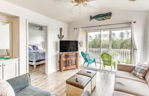 Carolina Forest Apartment | Myrtle Beach Waterfront Condo 5 Mi to Boardwalk!