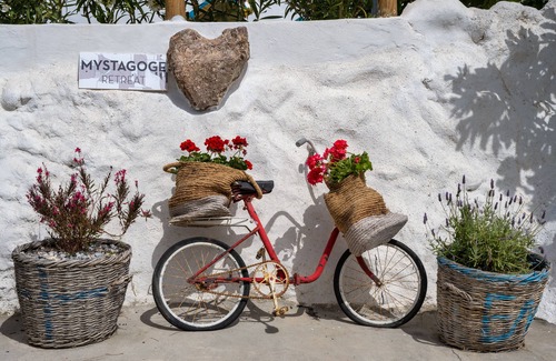 Messaria Villa | Mystagoge Retreat with subterranean pool/jacuzzi