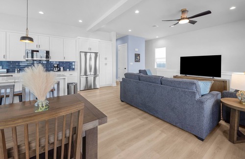 Galveston House | Mystery Pirate's Inn: 4 BR new waterfront home with HOTTUB, WIFI, AC, Adventure