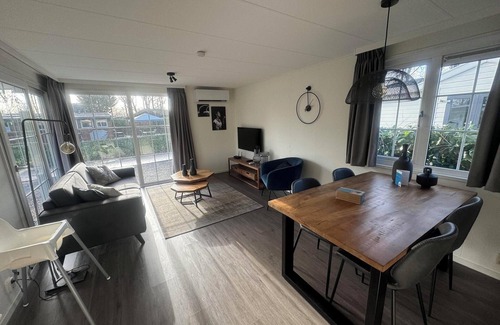 Susteren House | n/a