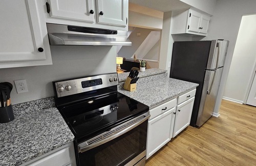 Columbus House | N. Columbus Townhome with 3bd, 2.5ba, Centrally Located!