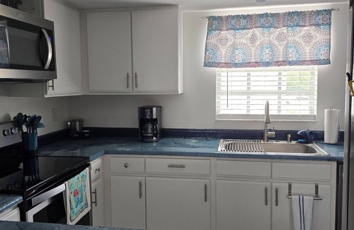 Englewood South Condo | n Come out and enjoy a tropical paradise by the gulf.