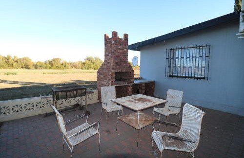 Kai !Garib House | 'n Ou Huis in Keimoes