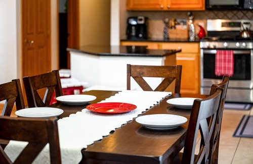 West Dover House | n12min Mount Snow -FAMILY SKI Vermont Getaway - Hot Tub- Game Room- Fire Pit