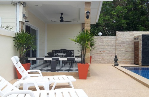 Na Chom Thian Villa | na jomtien big pool villa