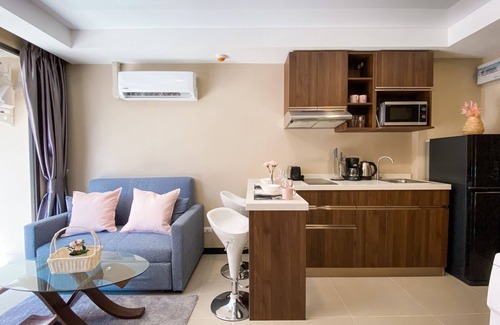 Nai Harn Apartment | Nai Harn 1BR Retreat by IBG Property P210