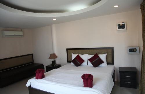 Sa Khu House | Naiyang Seaview Place Resort