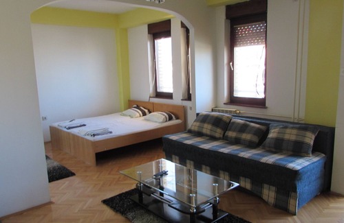 Skopje Region Apartment | Nakov Apartment Next To The Cenntral Bus Statiotn