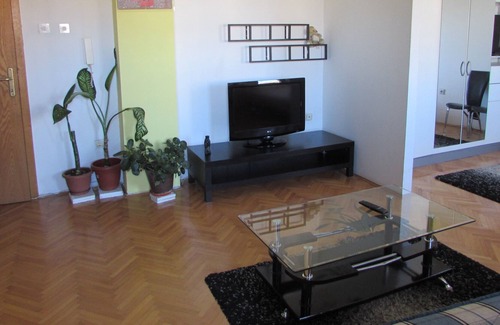 Skopje Region Apartment | Nakov Apartment Next To The Cenntral Bus Statiotn