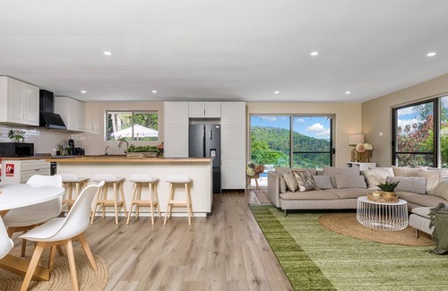 Burringbar House | Nala House is the perfect place to relax and unwind, surrounded by nature.