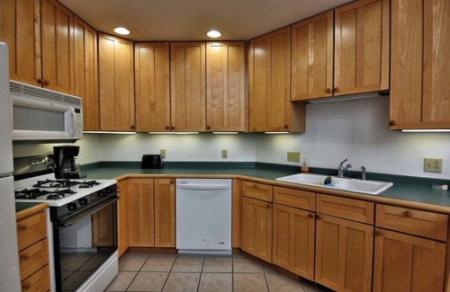 Cable Cabin | NamaKabin Spacious 5 Bedroom Home on Lake Namakagon, WI