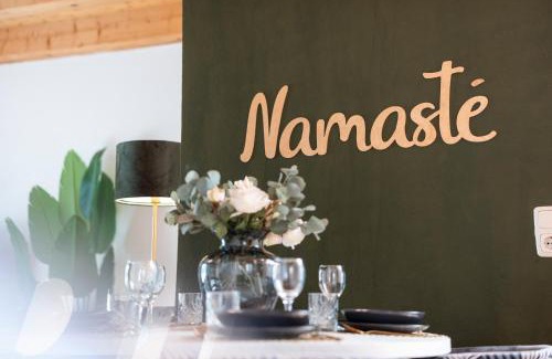 Bad Windsheim Apartment | NAMASTÉ Homes - Ferienwohnung mit Balkon & Carport