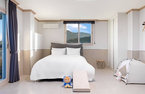 Namhae House | Namhae Dangdangi Dog Pension Blue