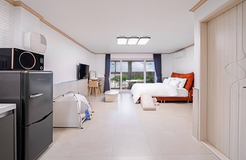 Namhae House | Namhae Dangdangi Dog Pension Blue