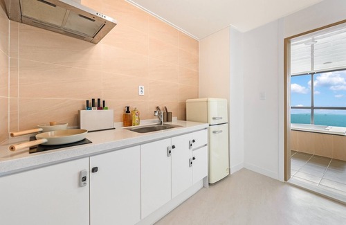 Namhae House | Namhae Himom kis spa Pension Black