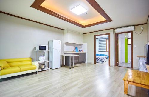 Namhae House | Namhae Uyeongwa Inyeon Pension Uyeon