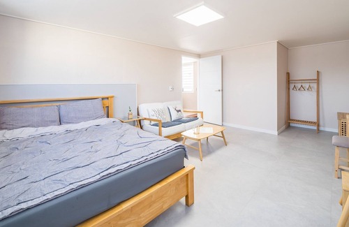 Tanghang-ri House | Namhae Yujane Pension