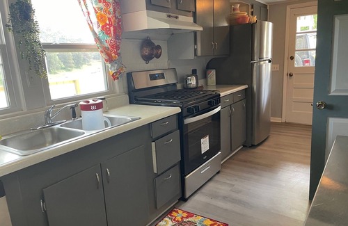 Houston House | Nana's House located in the MO Ozarks close to many rivers for floating.