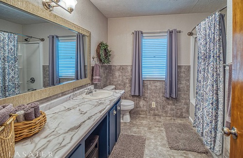 Marshall House | Nanny's Place - Spacious 3BR/2 Bath in Marshall