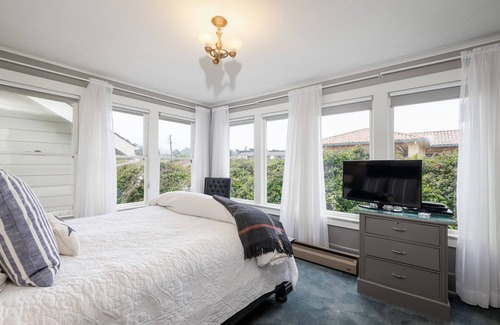 Half Moon Bay Bed & Breakfast | Nantucket Whale Inn