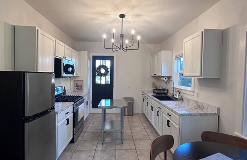 Napa Apartment | Napa Valley Gem – Walkable Location, 31+Day Stays