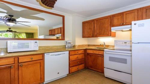 Napili Apartment | Napili Shores D127 · NS D127 Studio w Pool Near Beach