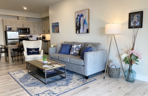 Okanagan-Similkameen Apartment | Naramata Dreaming: Wine Country Deck Suite w/Heated Pool & Trail Access