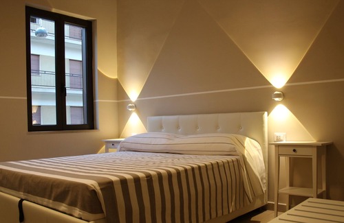 Corigliano Calabro House | Narciso - Stanza Matrimoniale - B&amp;b Lasso