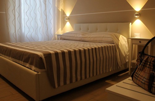 Corigliano Calabro House | Narciso - Stanza Matrimoniale - B&amp;b Lasso