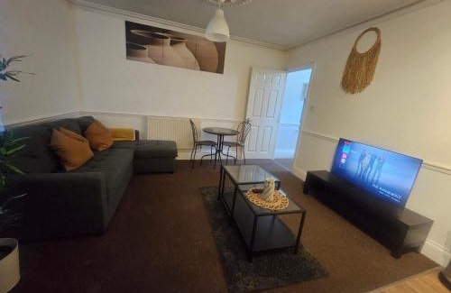 Easton Apartment | Nariken Apartments