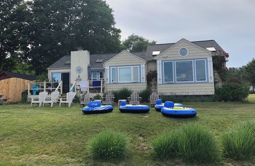 South Kingstown Cottage | Narrow River Waterfront! Kayaks Fall getaways Oct&Nov wk/wknds! Monthly winter!