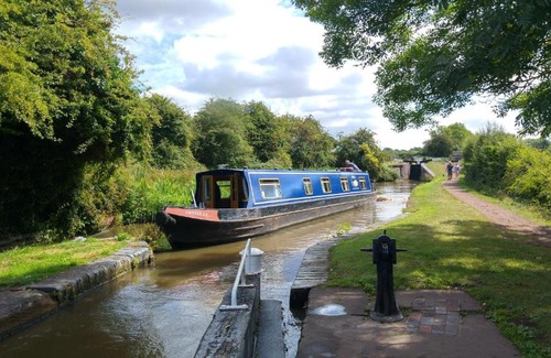 Aldermaston Wharf Boat Rental | Narrowboat canal holiday from19th august