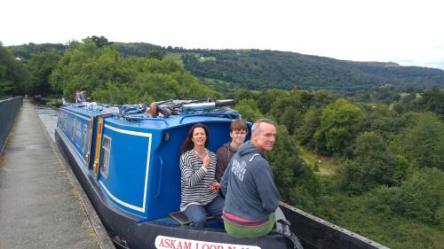 Aldermaston Wharf Boat Rental | Narrowboat canal holiday from19th august