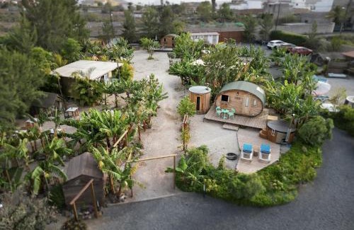 Buzanada Apartment | Nashira HOT TUB PISCINA Y JARDIN