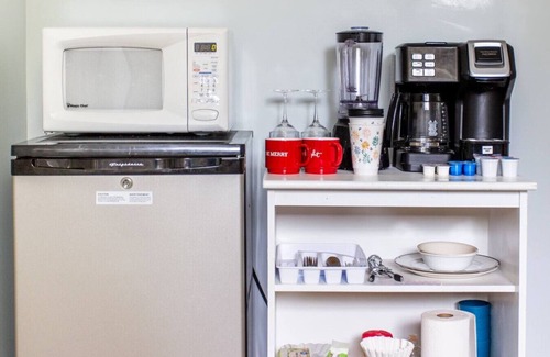 Cleveland Park Apartment | Nashville Gem * Central Suite * Easy Exploring!