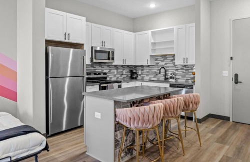 South Nashville Apartment | Nashville Getaway for 6! 2BR, Free Wifi