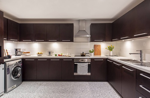 DIFC Apartment | Nasma Luxury Stays - Limestone House