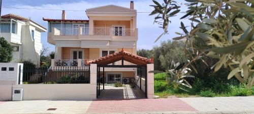 Loutraki House | Natageo