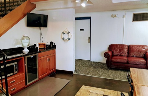 Casper Hotel | National 9 Casper - Showboat