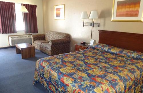 Garden City Hotel | National 9 Inn