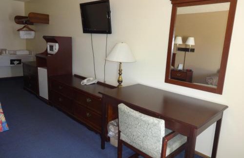 Garden City Hotel | National 9 Inn