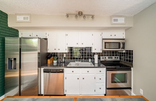 Lynchburg House | National Parks themed Historic Getaway near Downtown Lynchburg